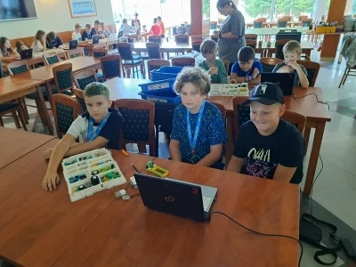 9 2zajecia z konstruowania i programowania robotow